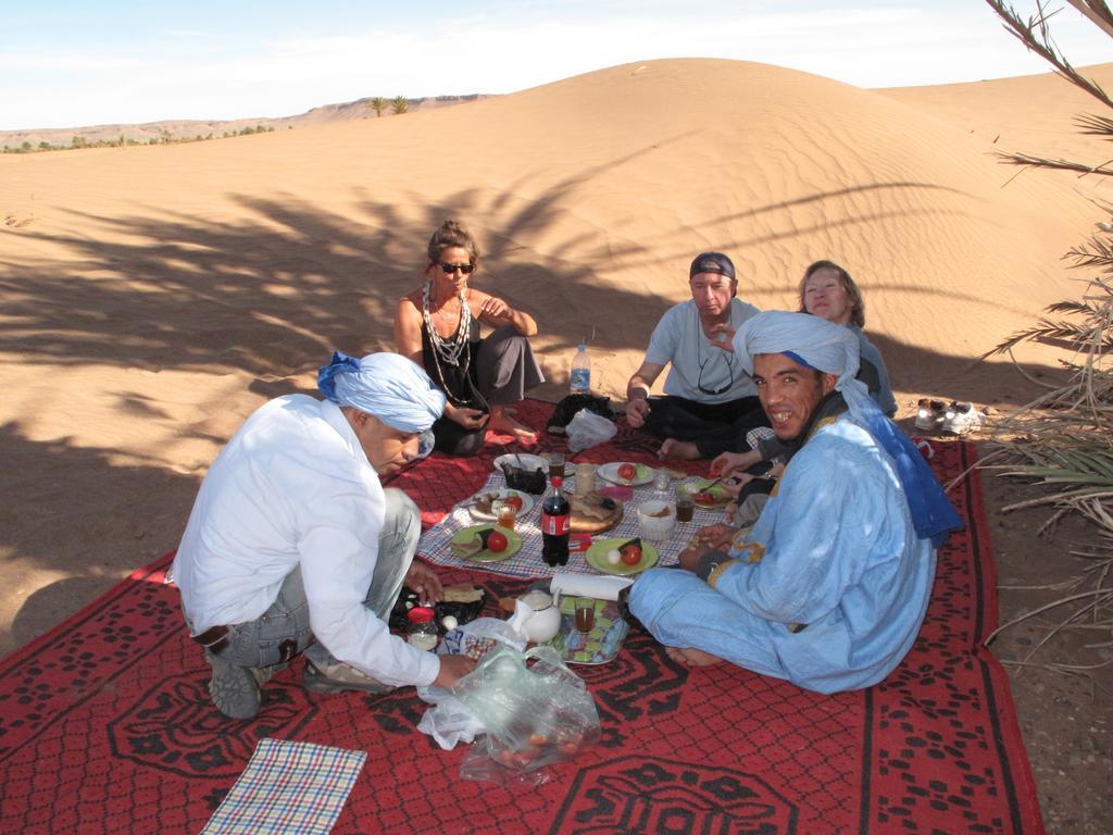 Bed and Breakfast Dar Paru M’hamid El Ghizlane Exterior foto